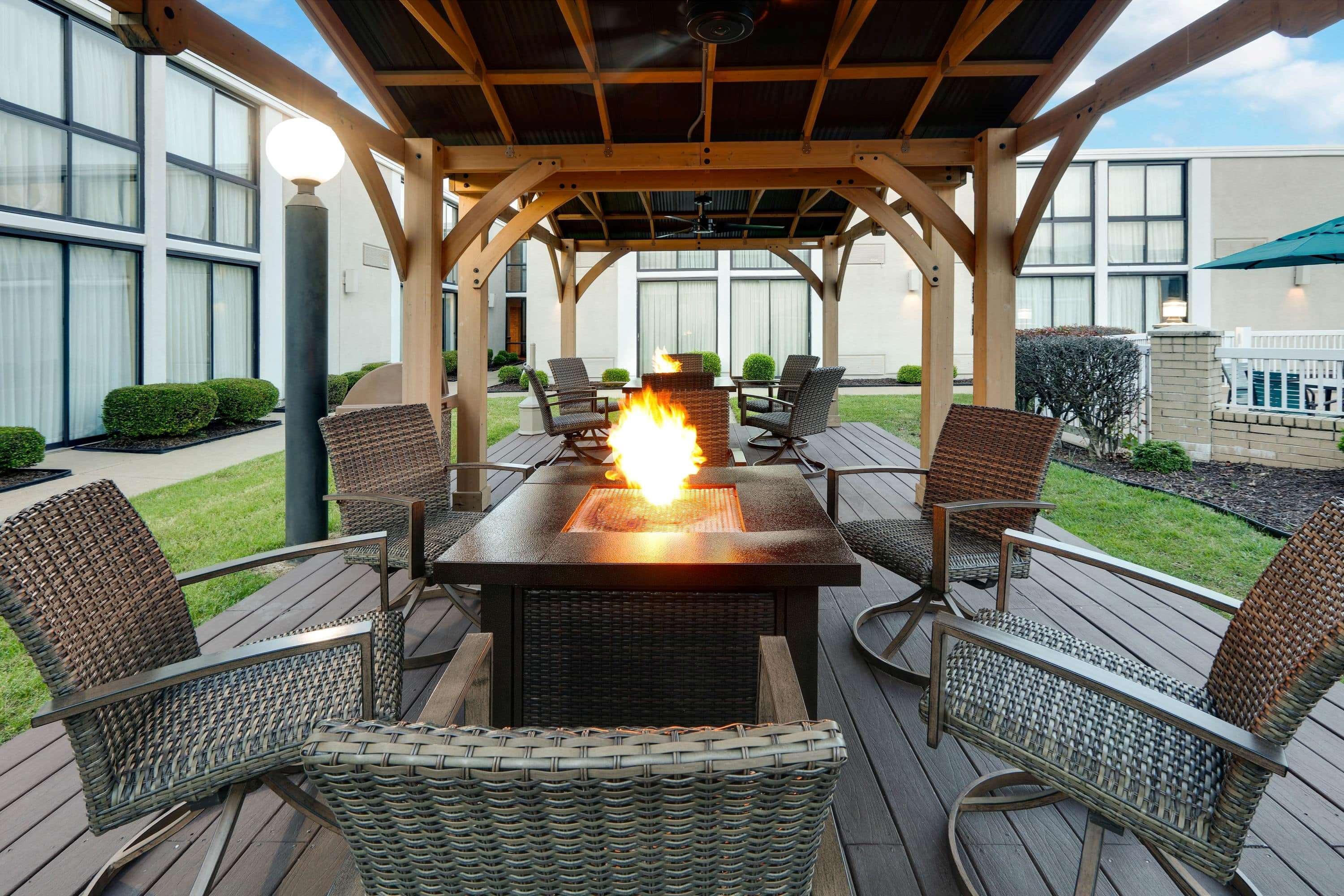 Wyndham Riverfront Hotel Little Rock Exterior foto